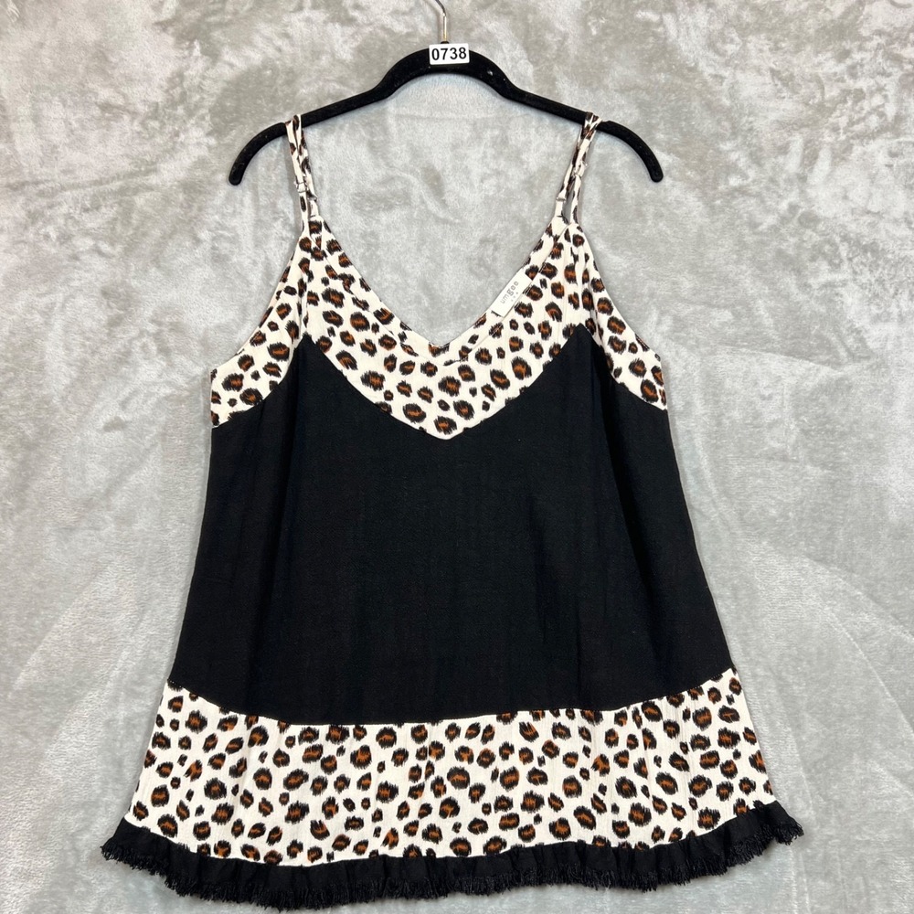 UMGEE Sleeveless‎ Tank Top Women's M Mixed Media White/Black Animal Print